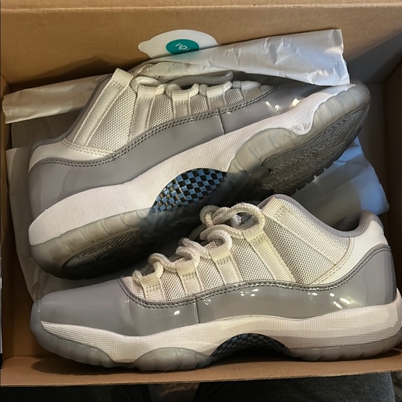 retro 11 grey low